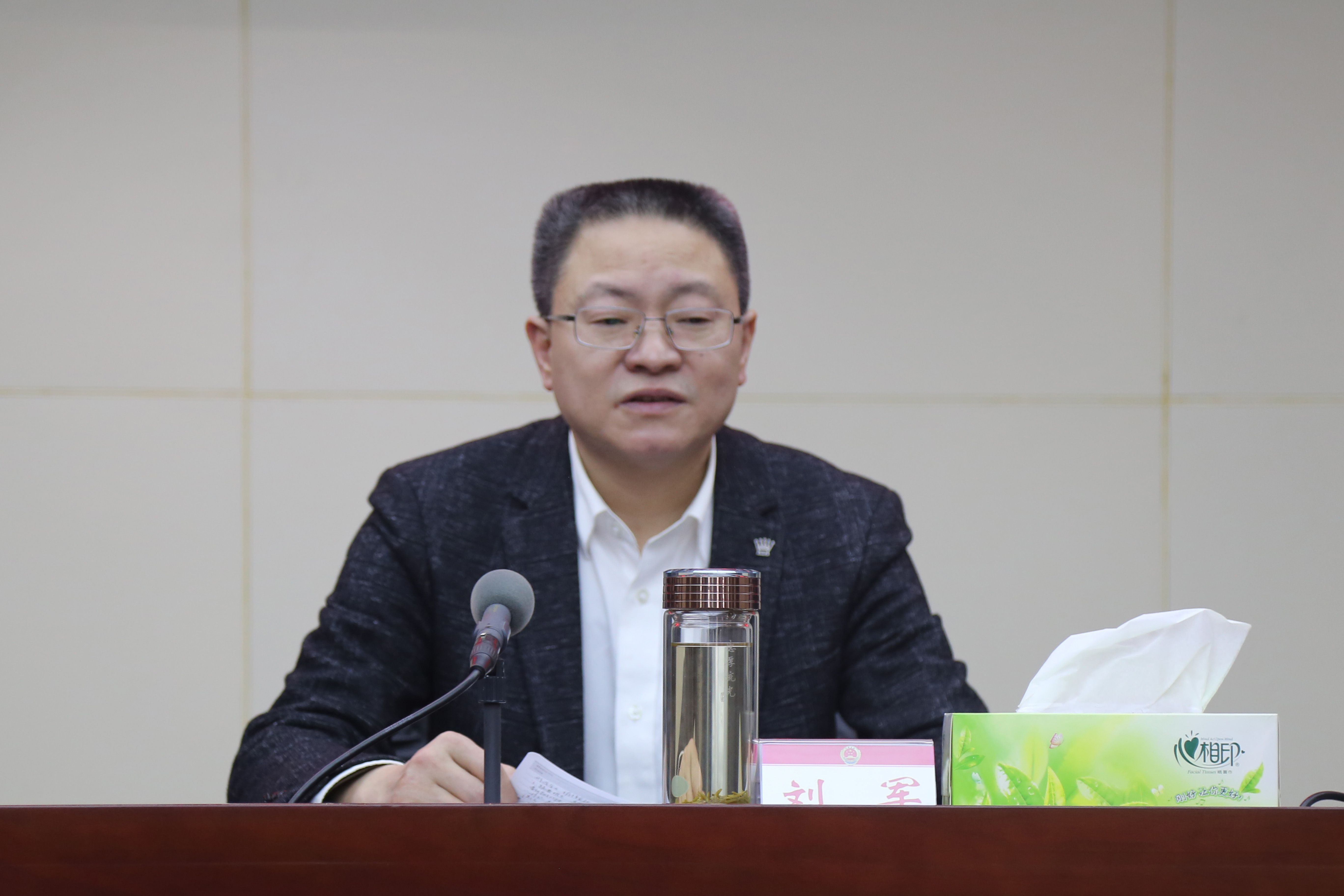 4.20岳池县检察院开展检察长集体谈心谈话-1.JPG
